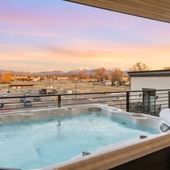 Top-Floor Condo with Hot Tub & Mountain Views