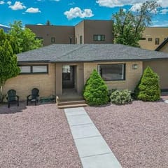 4BR Downtown Basecamp - Walk to Everything