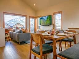 Scandinavian Condo w  Mountain Views & Free Parking