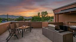 5 Star Listing!  1 Min Walk to Arkansas River