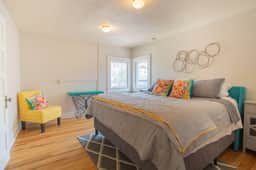 Sleeps 10! Walkable to Everything!  Pets, Game Room