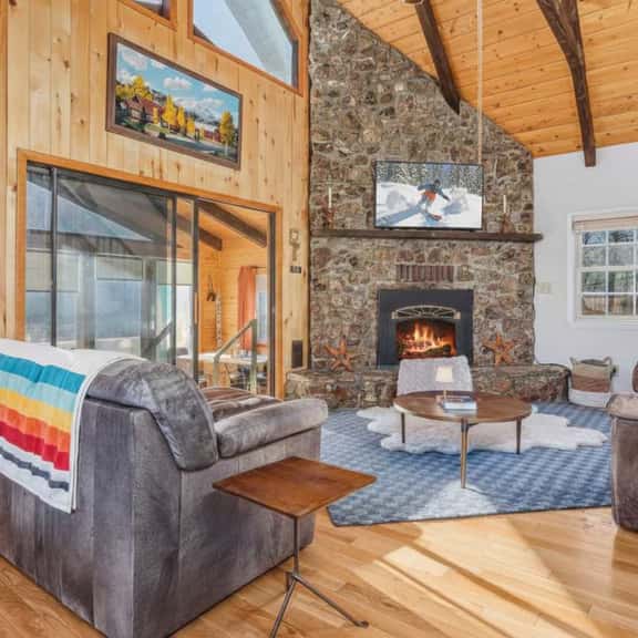 Scenic Mtn Retreat w Hot Tub & Mountain Views - Image 1