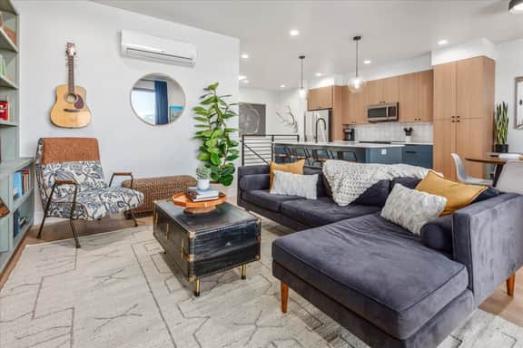 Top-Floor Condo with Hot Tub & Mountain Views