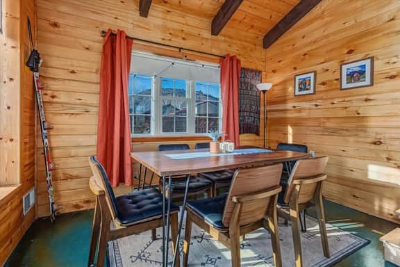 Scenic Mtn Retreat w Hot Tub & Mountain Views