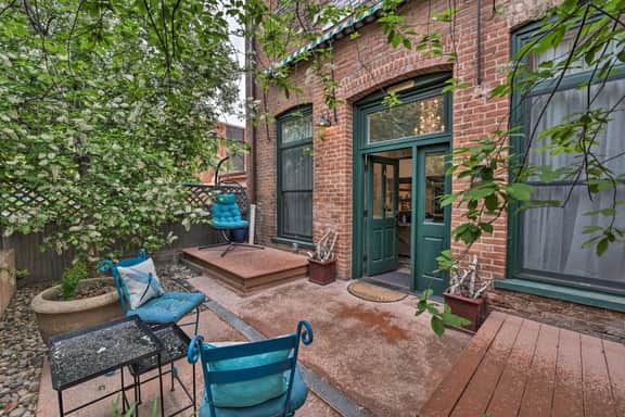Historic Palace Hotel Loft - Sleeps 6 - Image 2