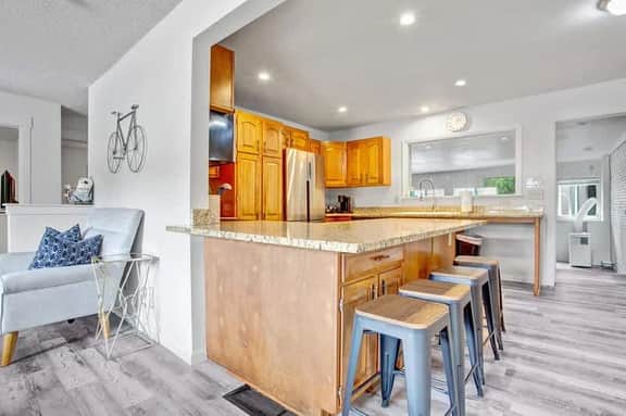4BR Downtown Basecamp - Walk to Everything