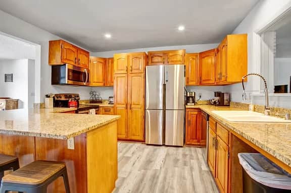 4BR Downtown Basecamp - Walk to Everything