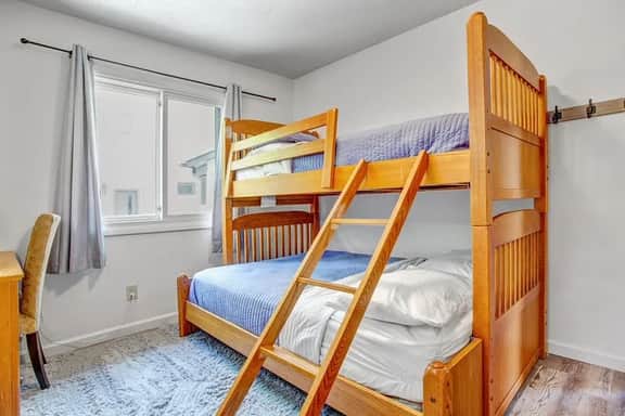 4BR Downtown Basecamp - Walk to Everything