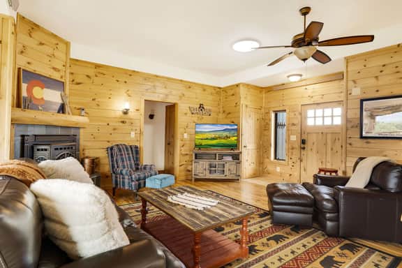 360 Mtn Views Close to Mt Princeton Hot Springs - Image 3