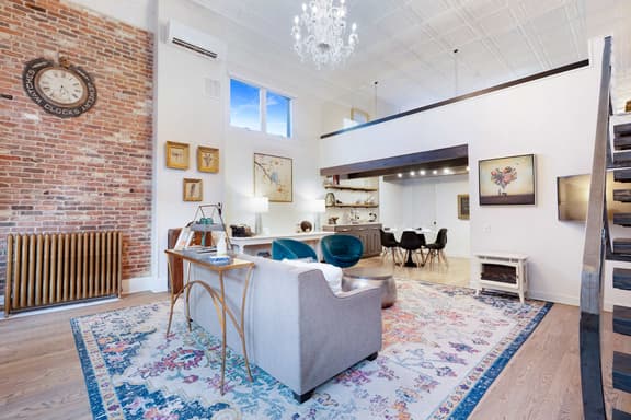 Historic Palace Hotel Loft - Sleeps 6 - Image 1