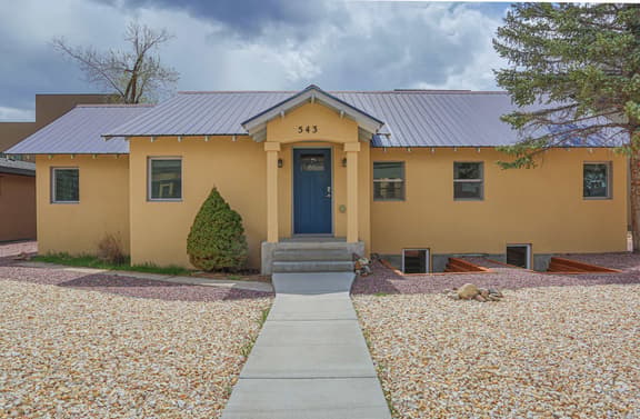 Sleeps 10! Walkable to Everything!  Pets, Game Room