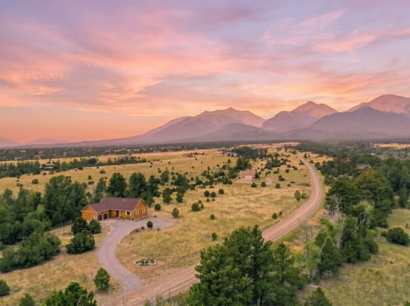 360 Mtn Views Close to Mt Princeton Hot Springs - Image 1